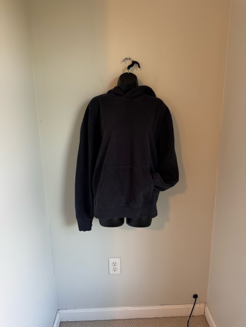 Old Navy Classic Pullover Hoodie in Navy Blue Size L